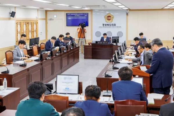 '인재평생교육재단 대표이사 후보자' 인사청문회 사진. [사진제공=경상북도의회]